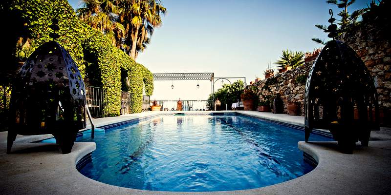 Swimming pool at Hotel Carabeo
